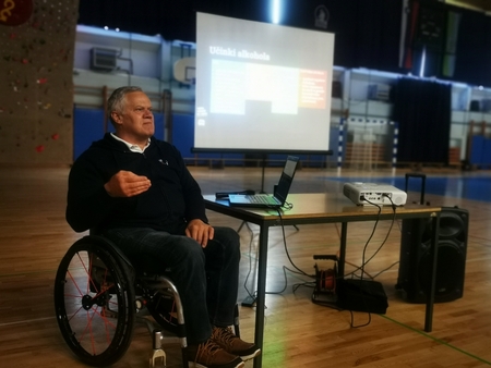 Vozim, vendar ne hodim (11)